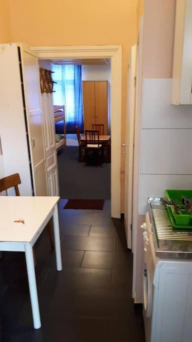 Simple Apartment 10 Minutes To Downtown เวียนนา ภายนอก รูปภาพ