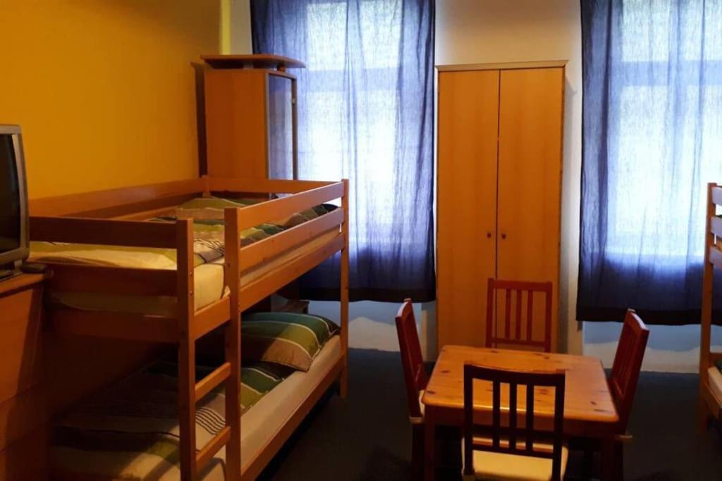 Simple Apartment 10 Minutes To Downtown เวียนนา ภายนอก รูปภาพ